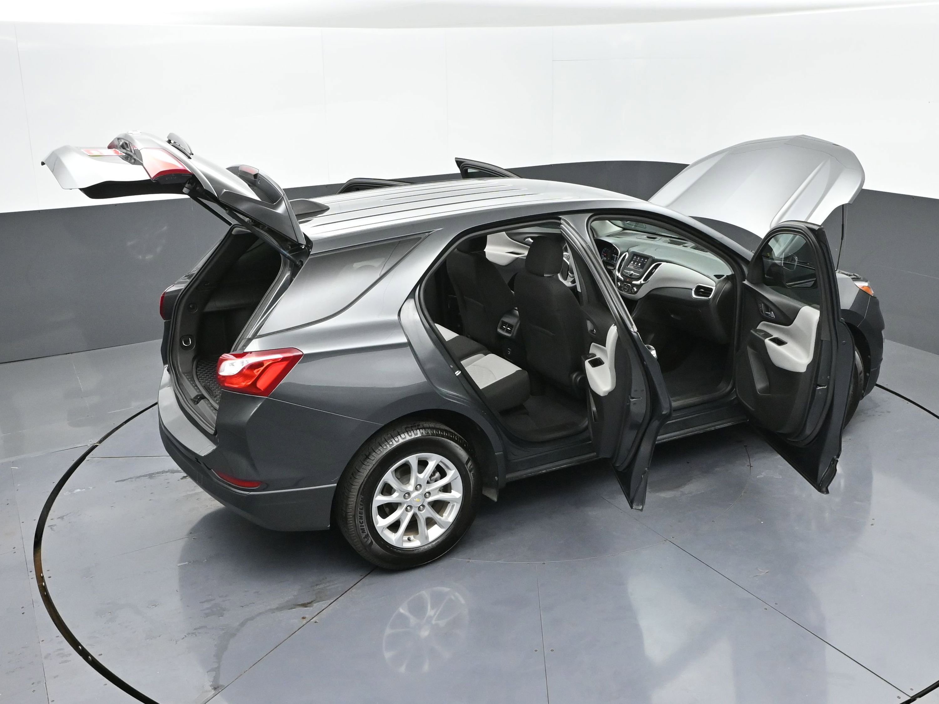 Used 2021 Chevrolet Equinox LS w/ LS Convenience Package image 50