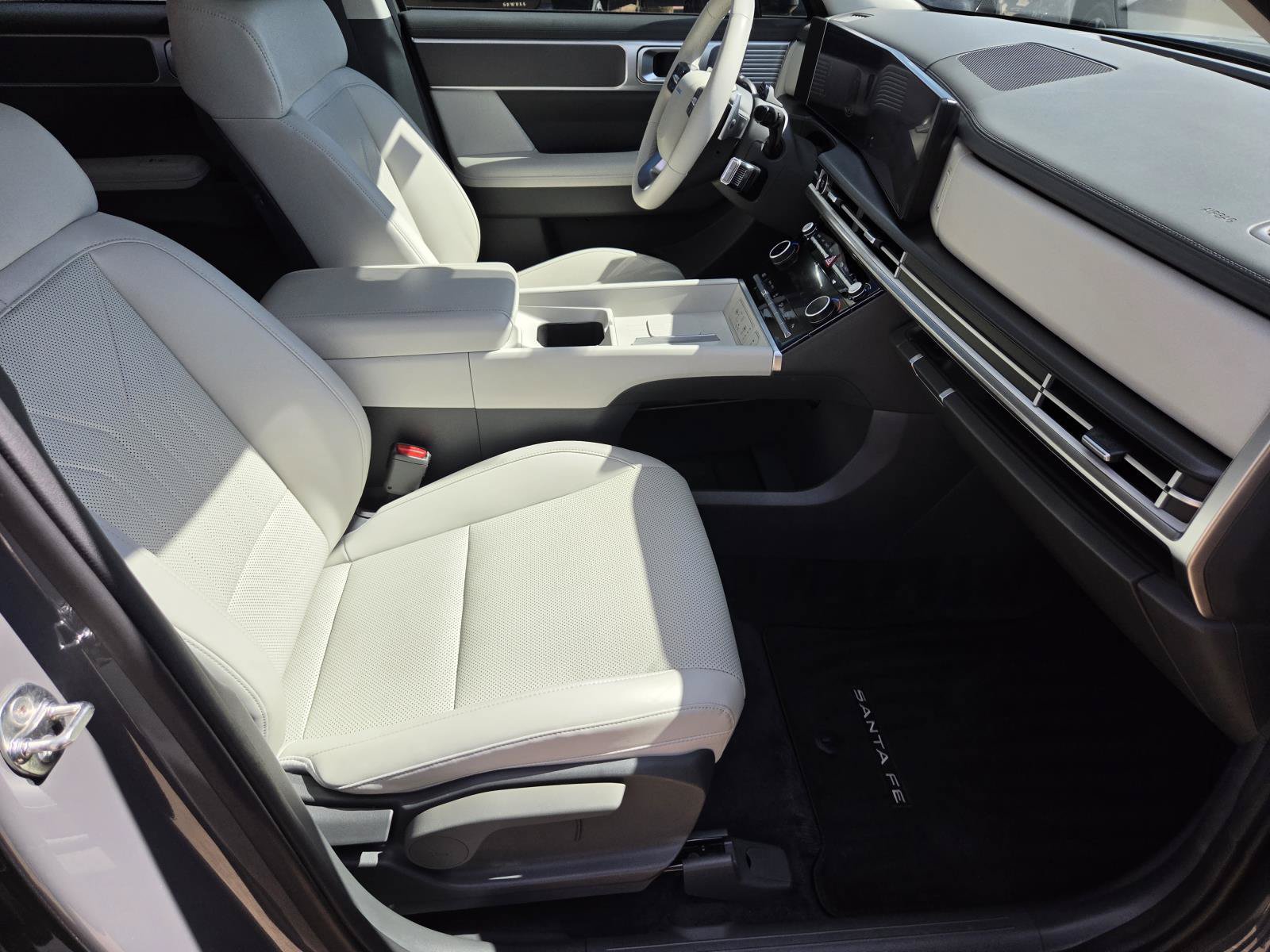 Certified 2024 Hyundai Santa Fe SEL FWD image 8