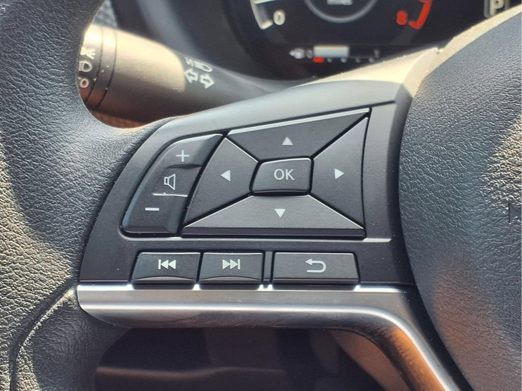 Used 2024 Nissan Kicks SV FWD image 14