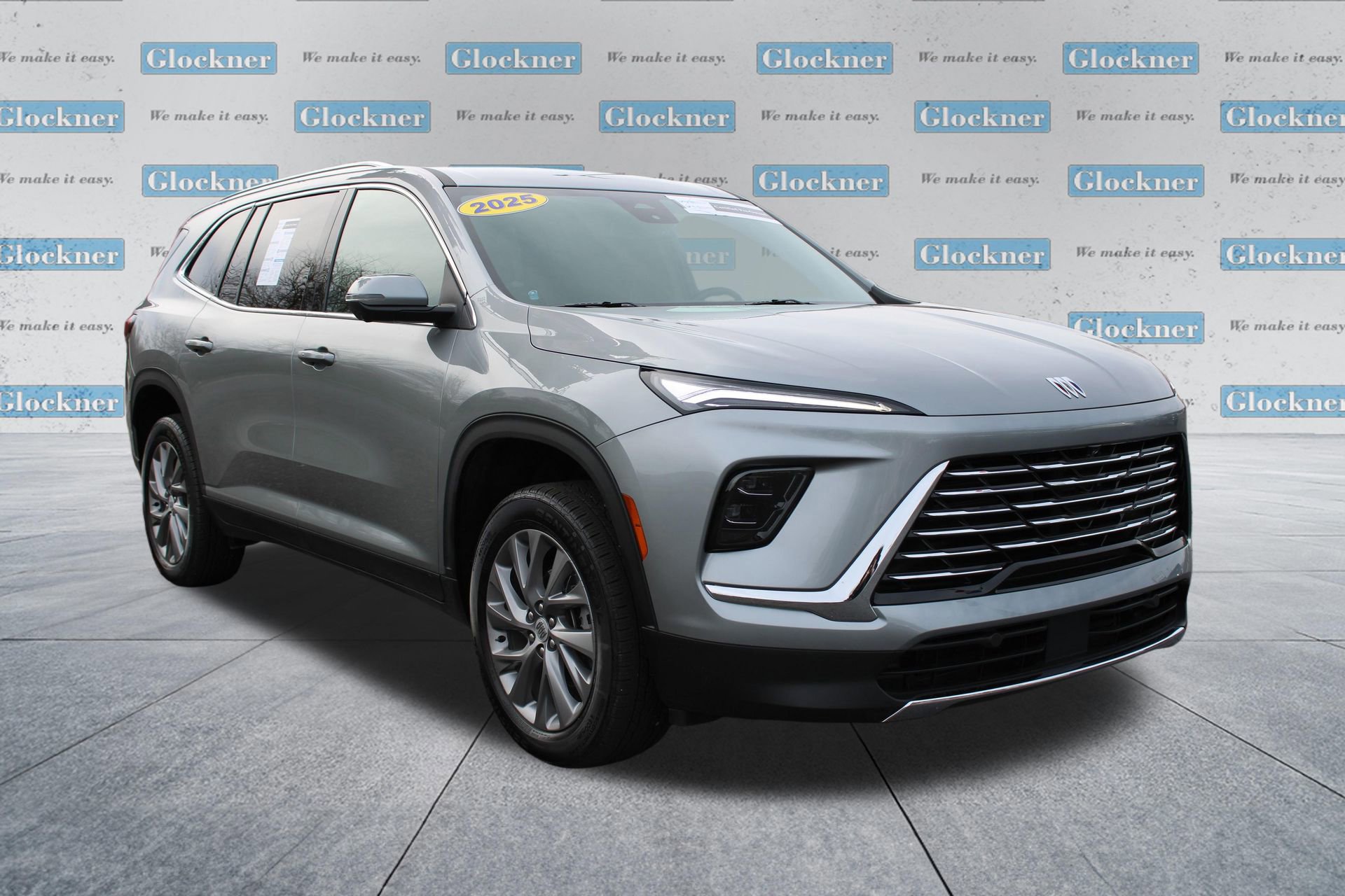 Used 2025 Buick Enclave Preferred image 3