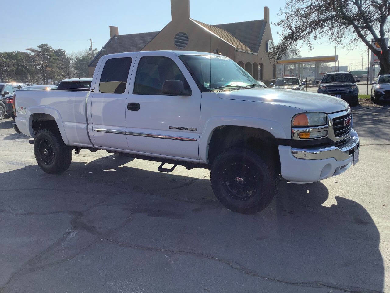 Used 2003 GMC Sierra 2500 SLE w/ Skid Plate Package image 9