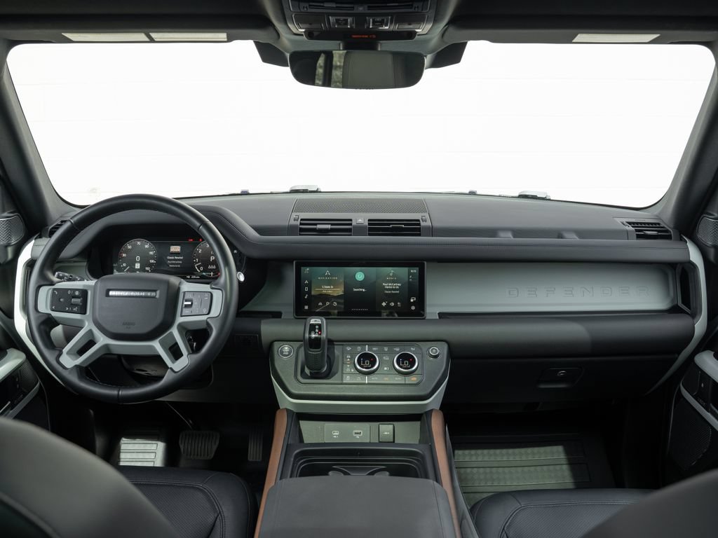 Used 2024 Land Rover Defender 110 SE AWD/4WD image 21