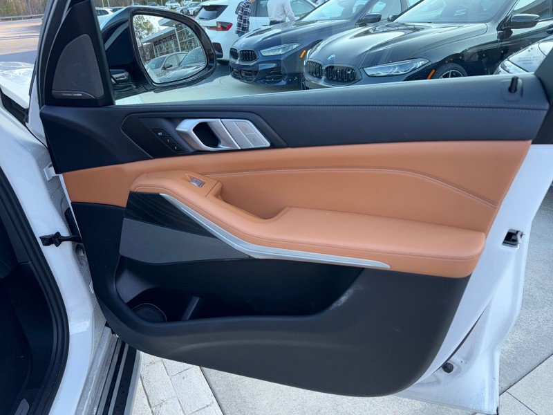 Used 2021 BMW X7 xDrive40i w/ Premium Package image 18