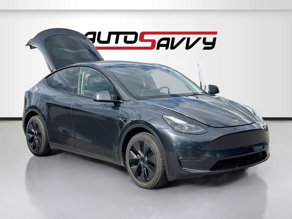 Used 2025 Tesla Model Y Long Range AWD/4WD image 1