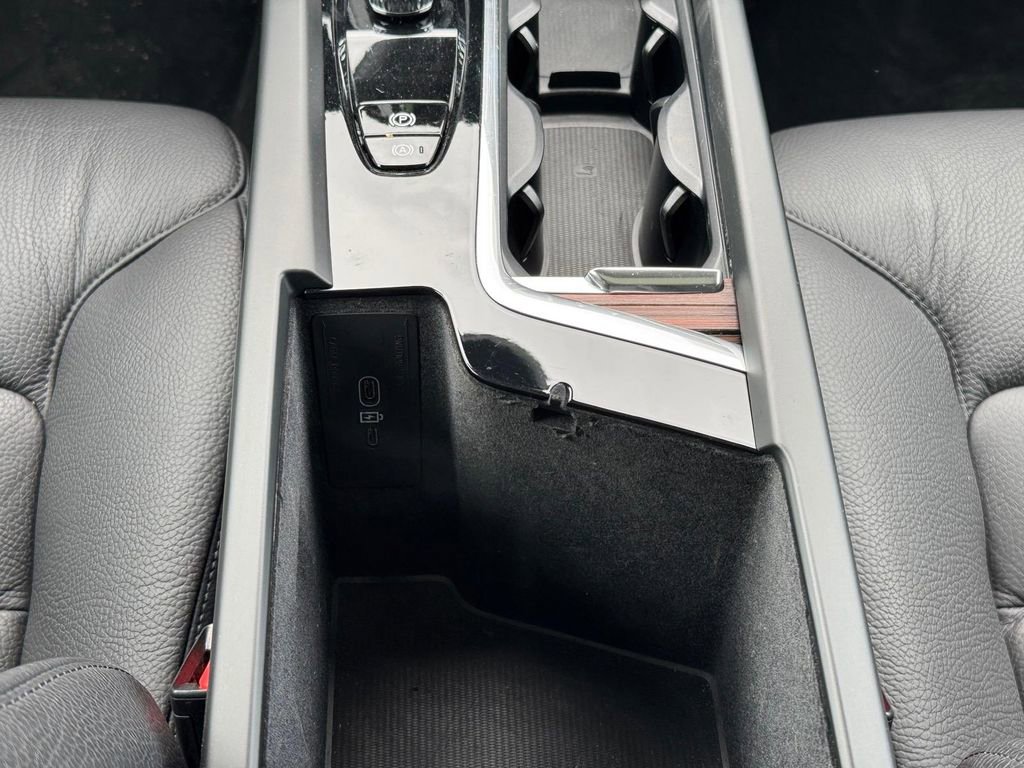 Certified 2023 Volvo XC60 B5 Plus w/ Climate Package image 15