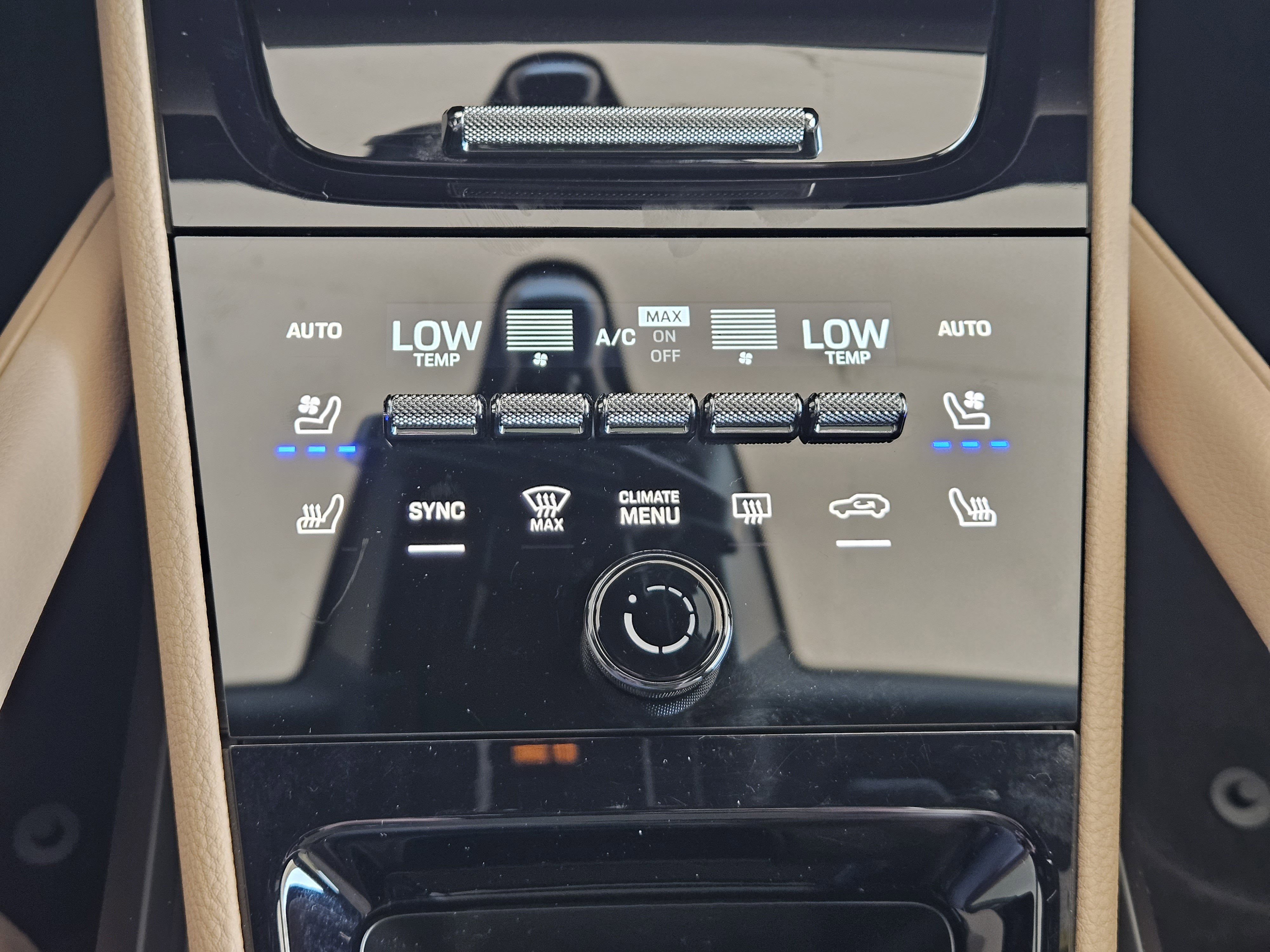 Certified 2025 Porsche Cayenne Coupe image 20