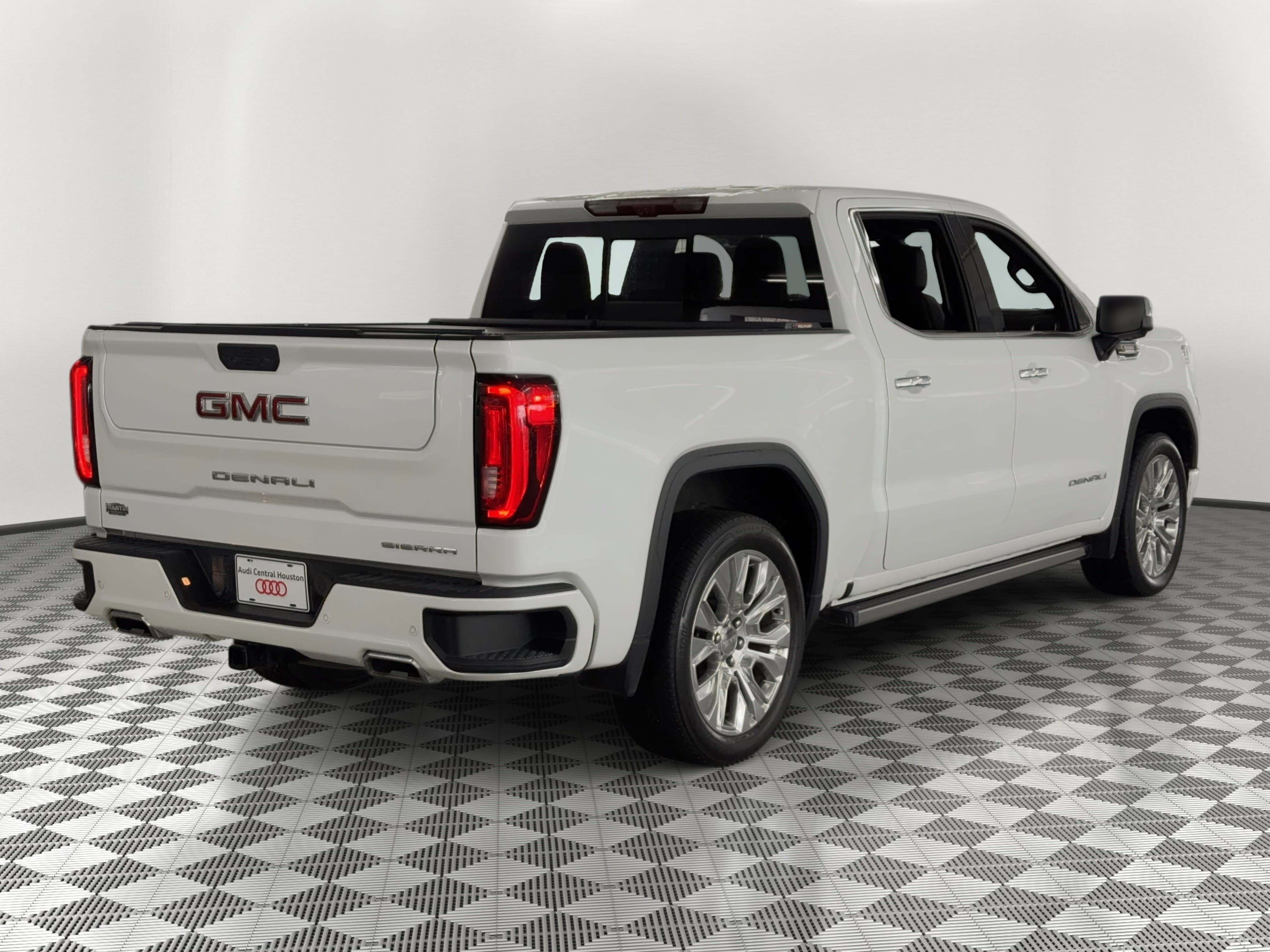 Used 2020 GMC Sierra 1500 Denali w/ Denali Ultimate Package image 9