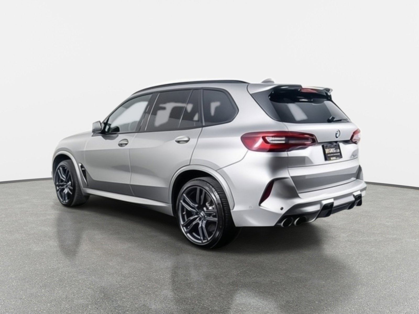Used 2021 BMW X5 M w/ Executive Package image 15