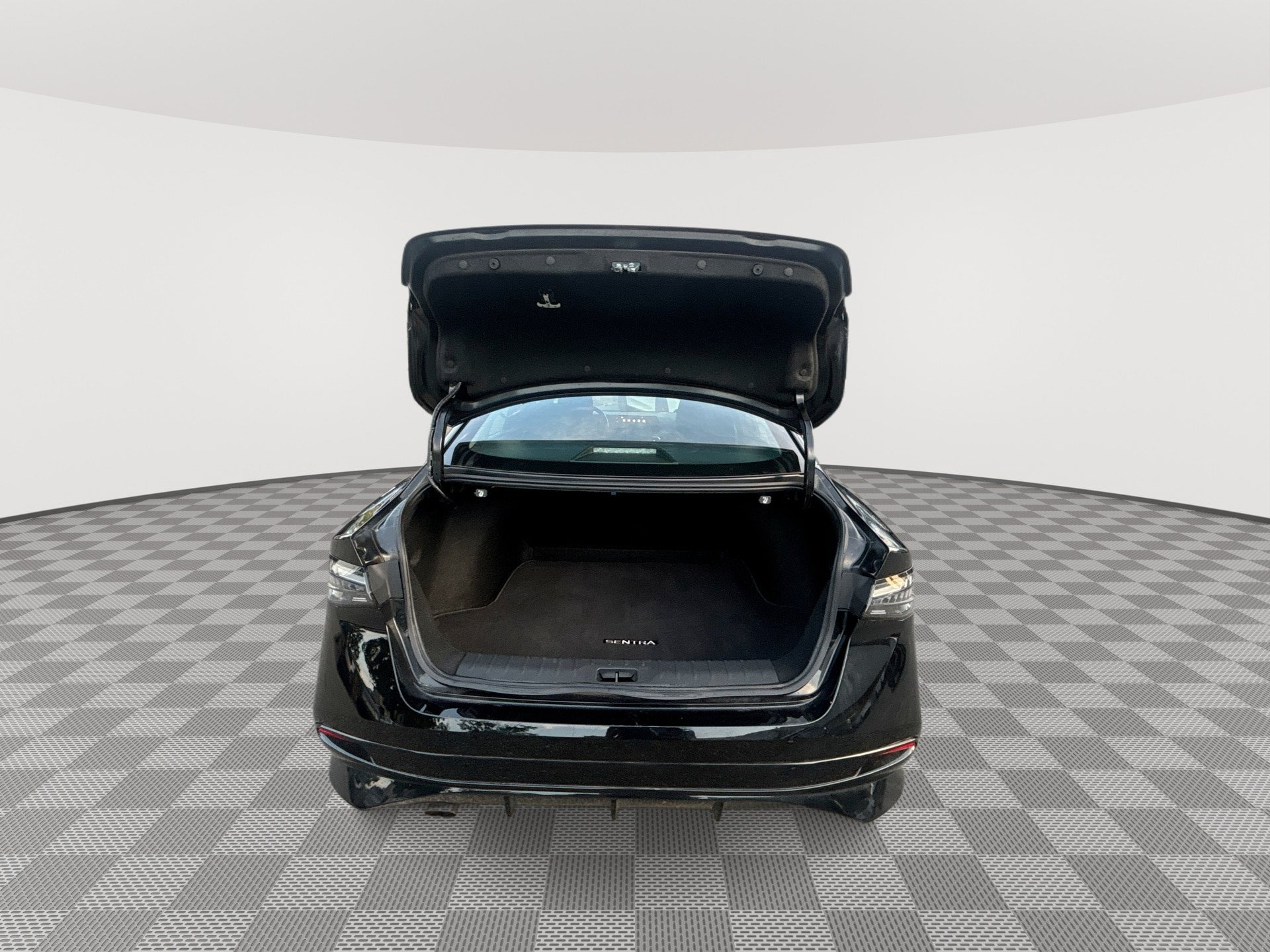 Used 2026 Nissan Sentra SR w/ Floor Mat Package FWD image 19