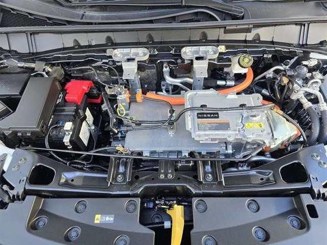 New 2026 Nissan Leaf Platinum+ image 25