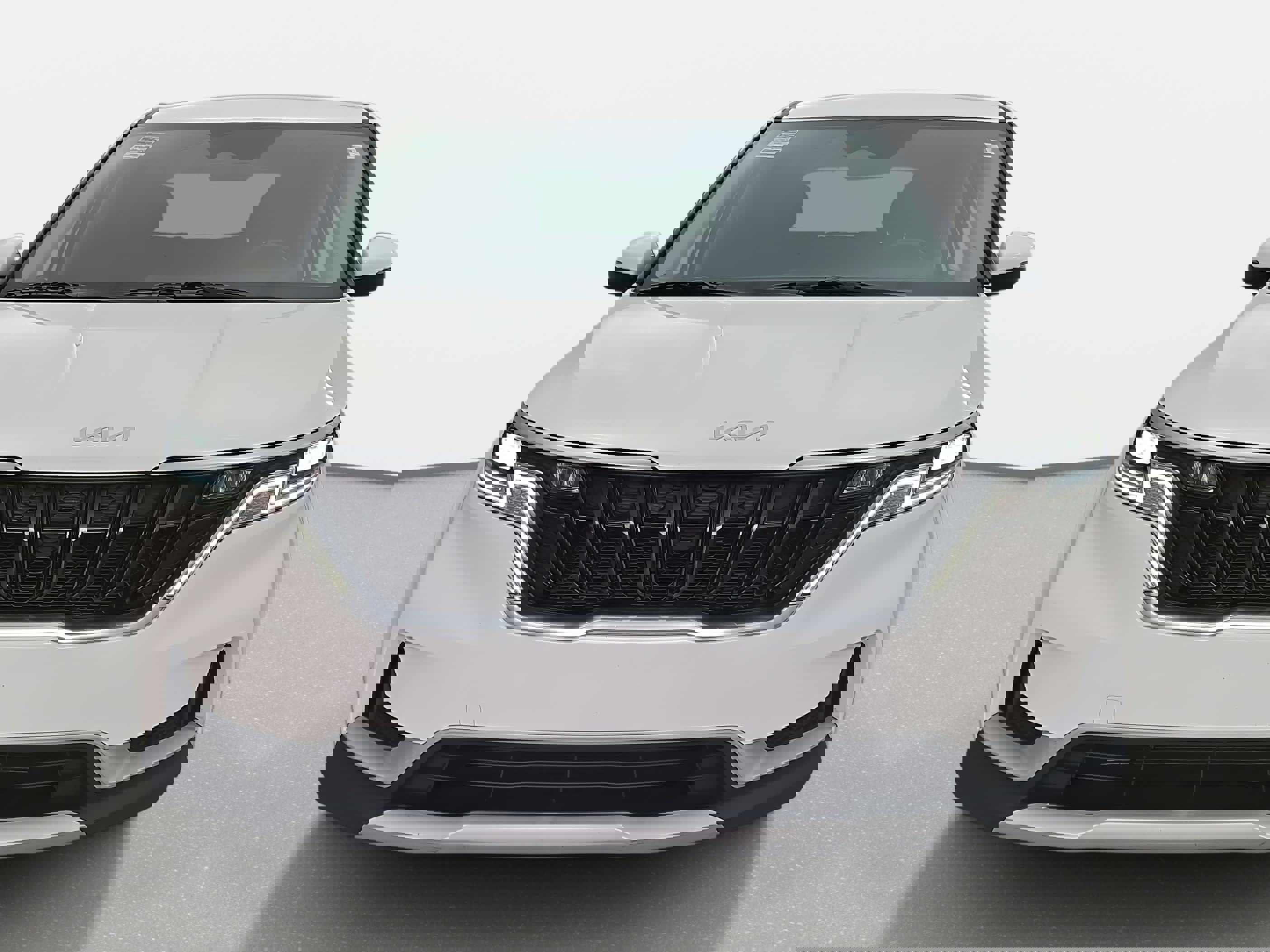 Used 2022 Kia Carnival LX image 2