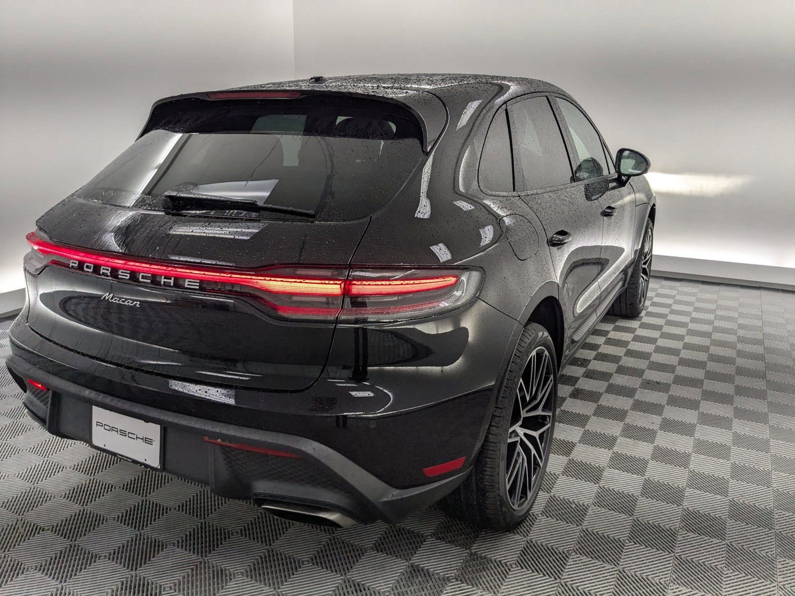 New 2026 Porsche Macan image 9