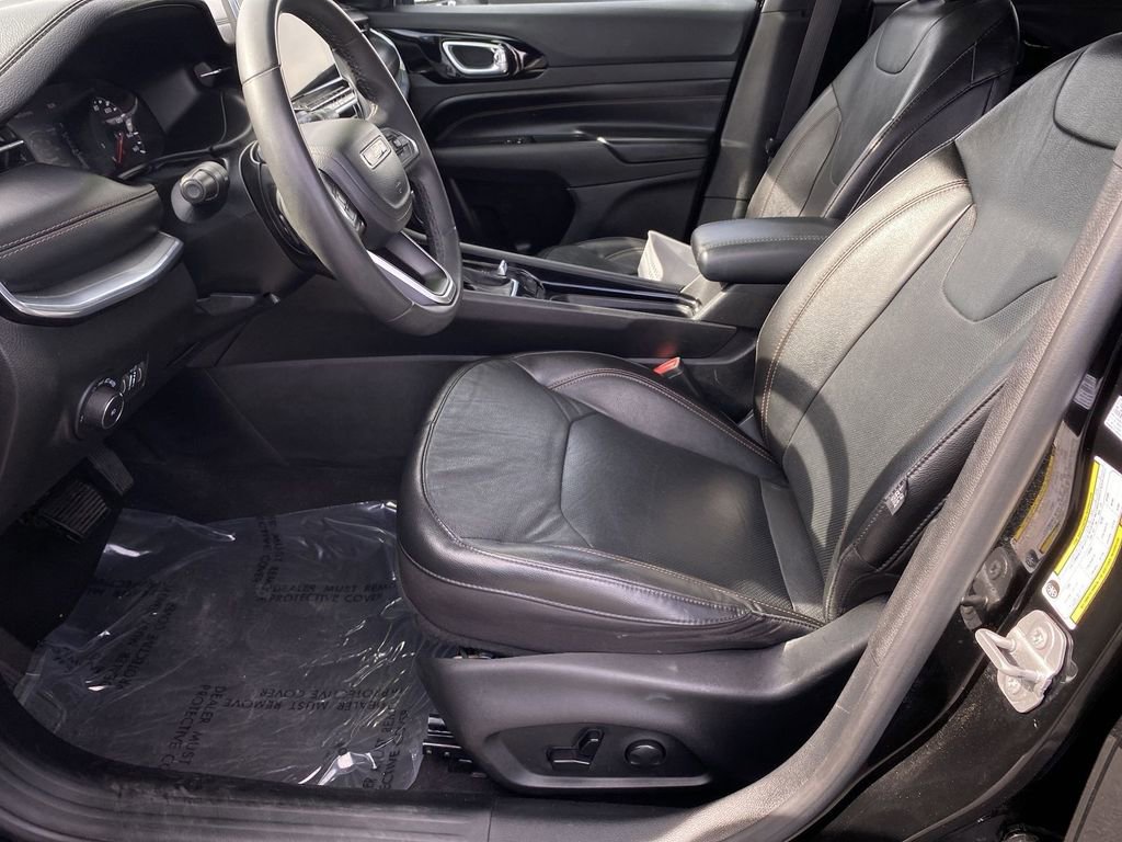Used 2023 Jeep Compass Limited image 29