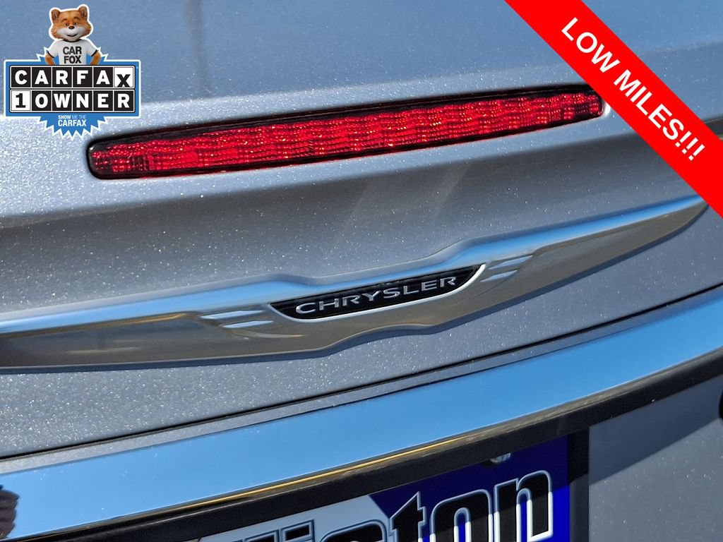Used 2013 Chrysler 200 S FWD image 29