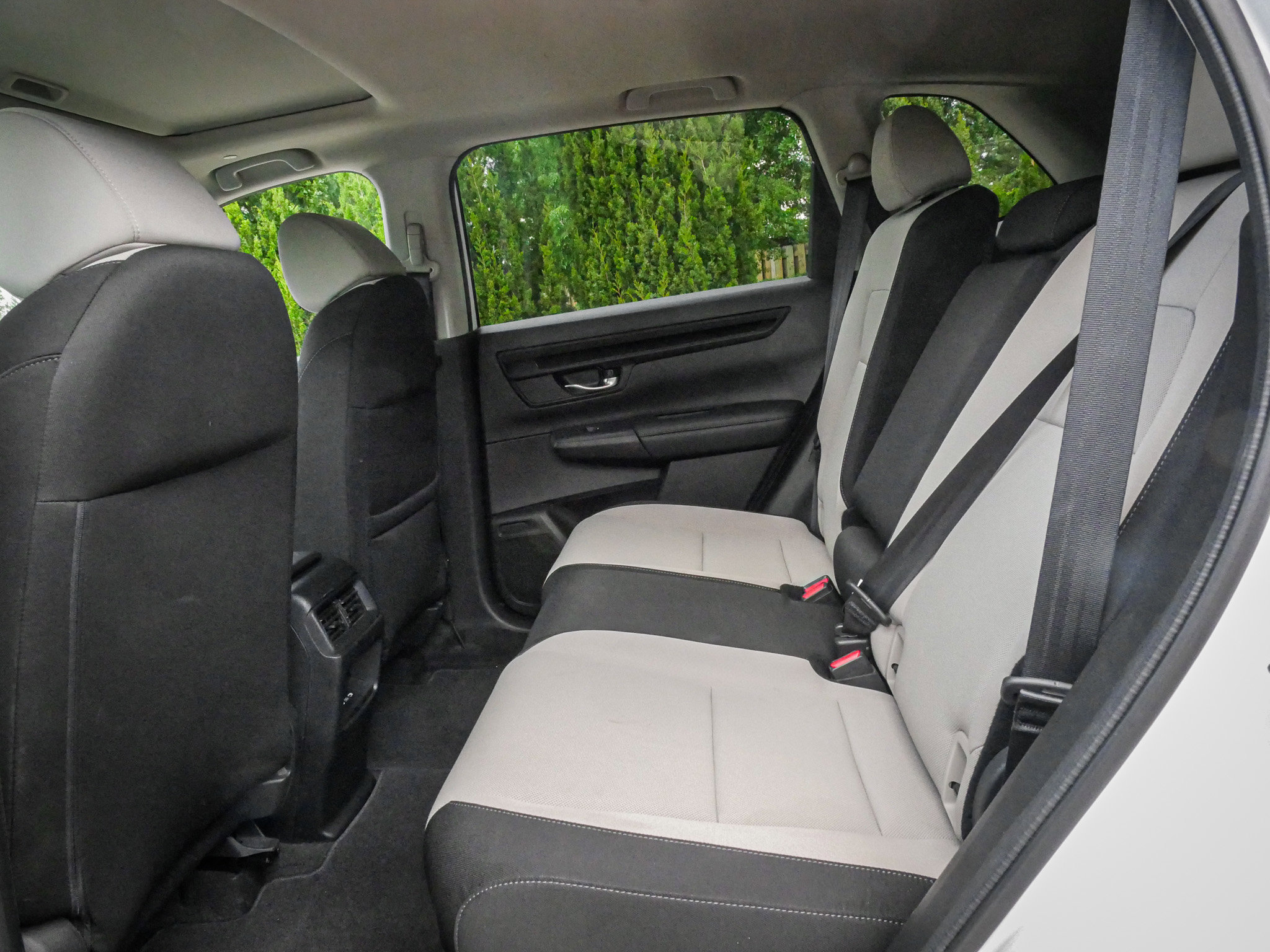 Used 2025 Honda CR-V EX image 8