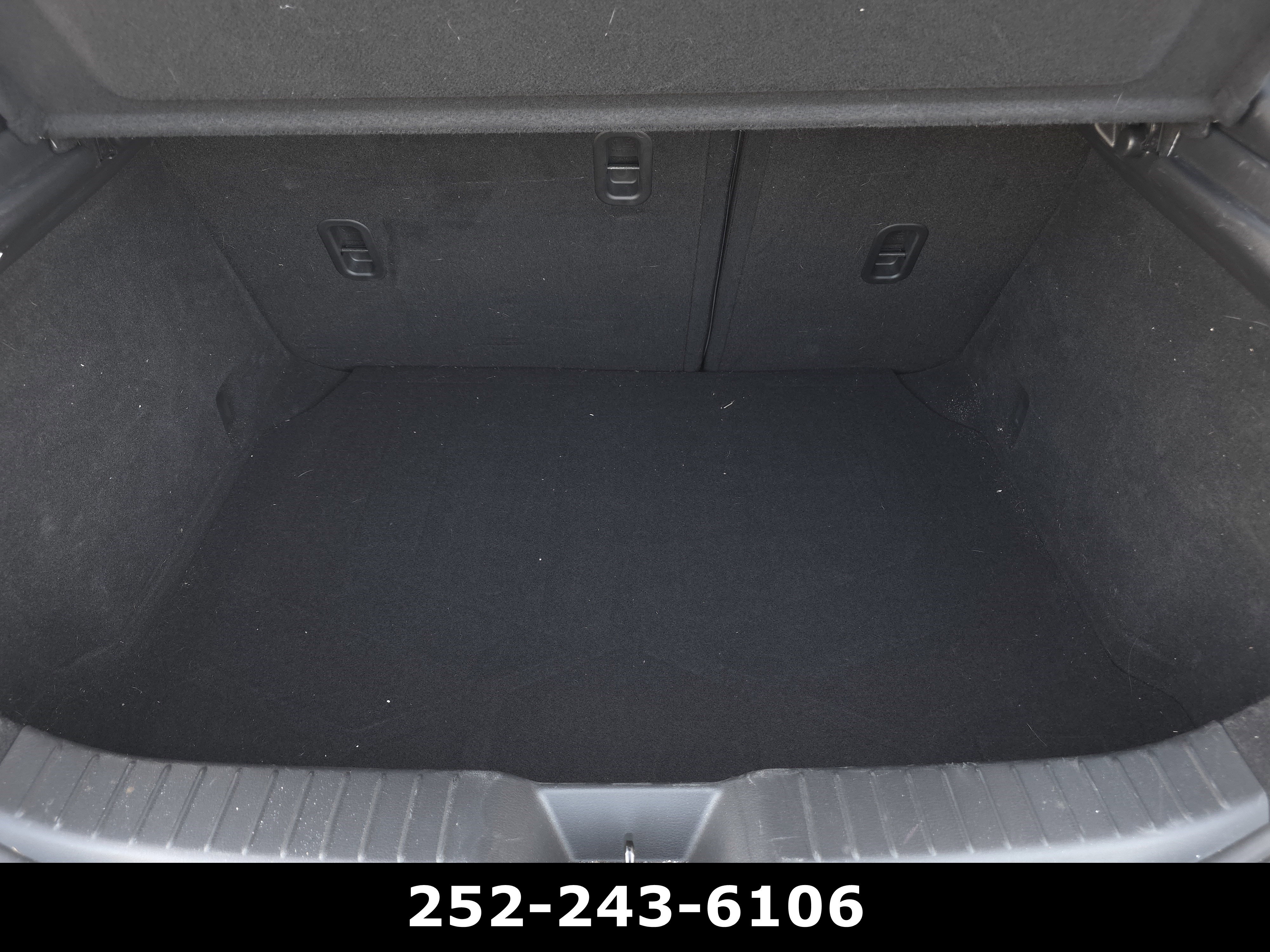 Used 2023 MAZDA MAZDA3 s image 18