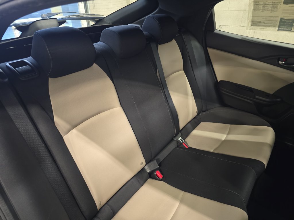 Used 2018 Honda Civic Sport image 12