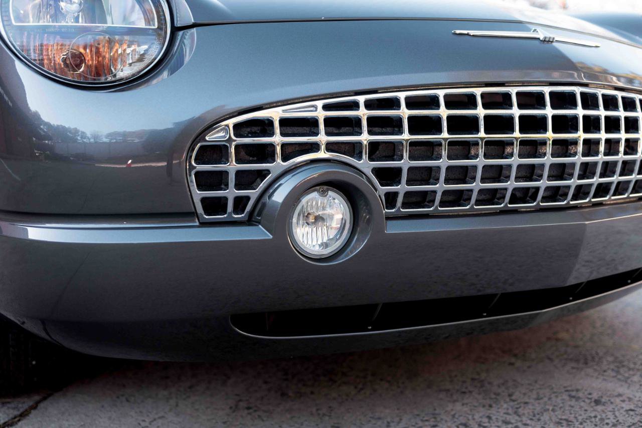 Used 2003 Ford Thunderbird Deluxe image 19