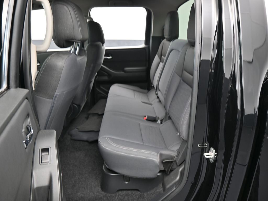 Used 2024 Nissan Frontier SV image 26
