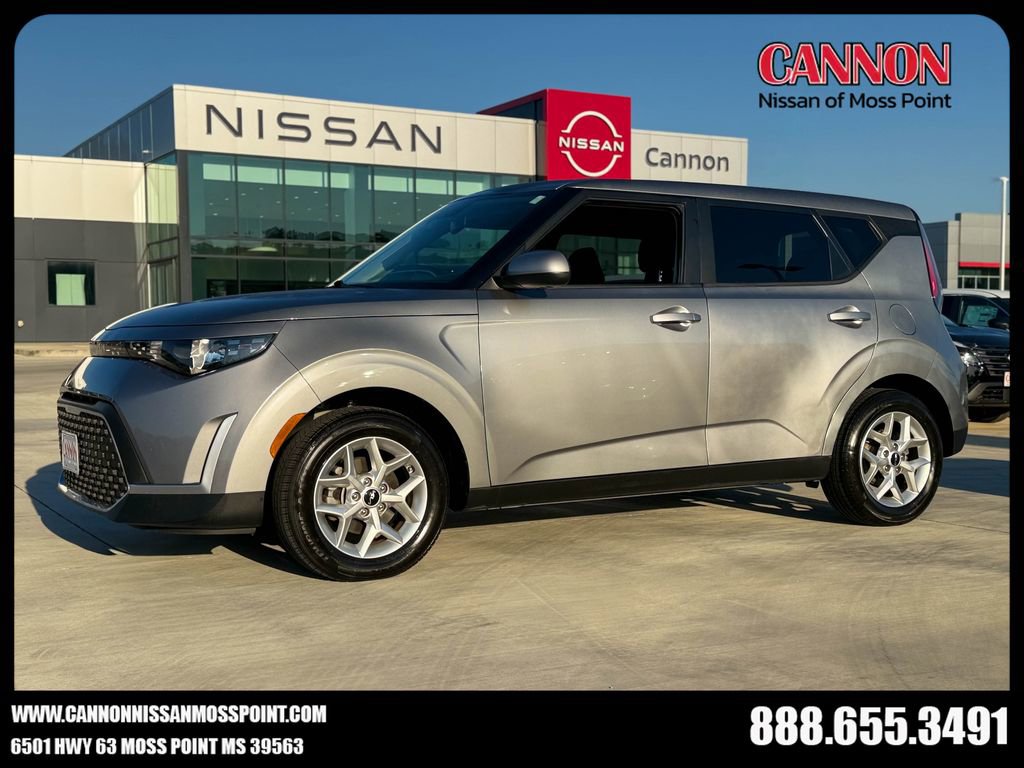 Used 2025 Kia Soul LX w/ LX Technology Package FWD image 1