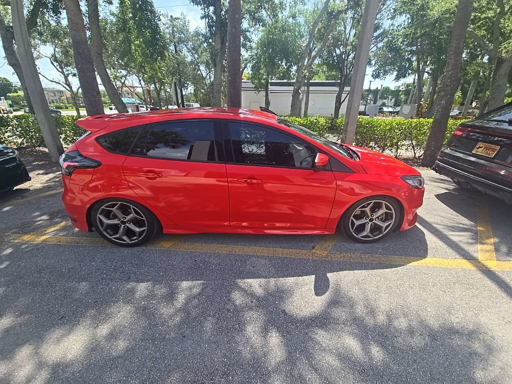 Used 2015 Ford Focus ST FWD image 2