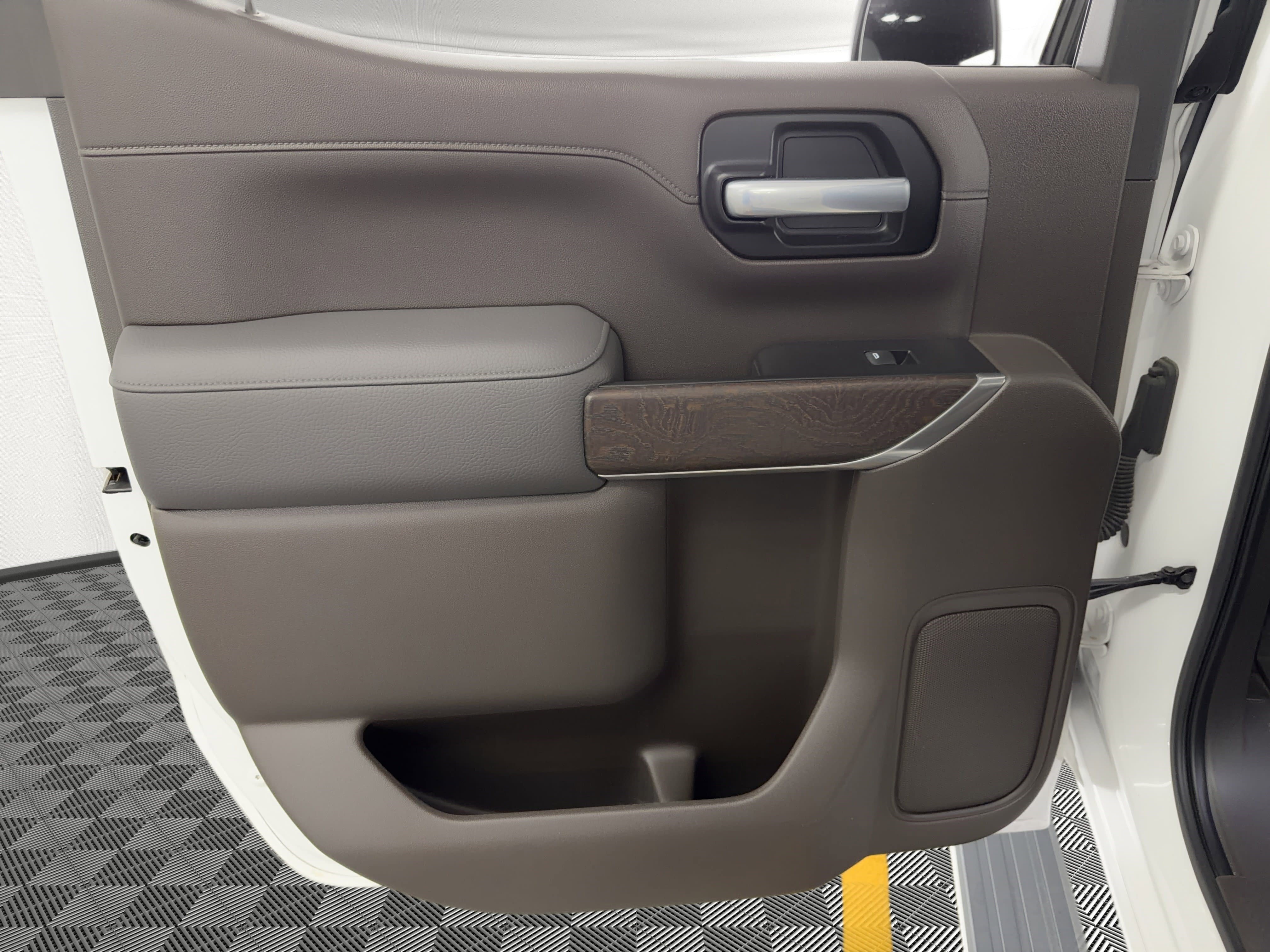 Used 2020 GMC Sierra 1500 Denali w/ Denali Ultimate Package image 17