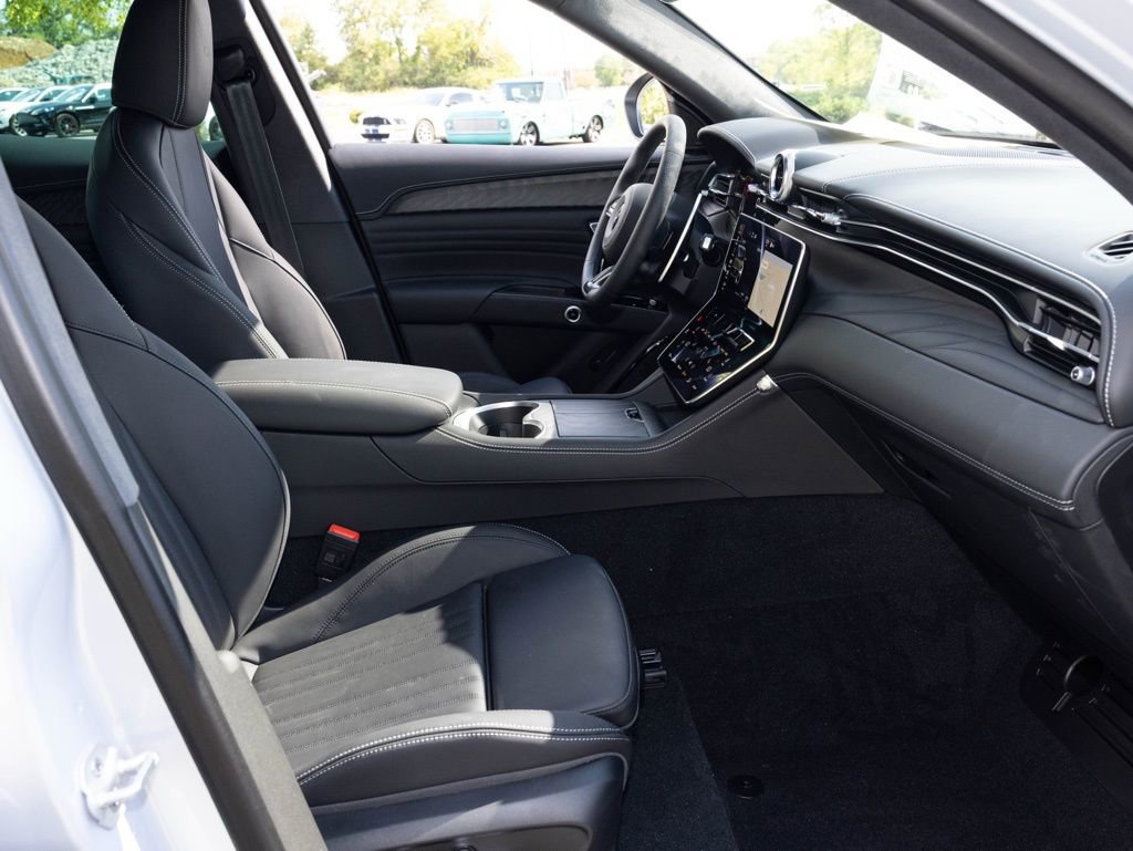 New 2025 Maserati Grecale GT image 46