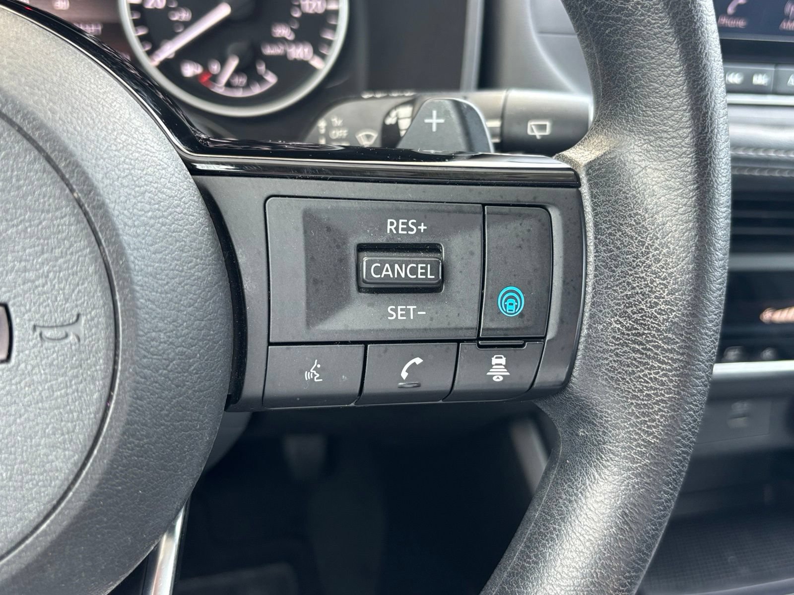 Used 2023 Nissan Rogue SV AWD/4WD image 24