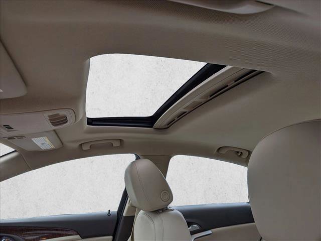 Used 2013 Buick Regal Premium FWD image 16