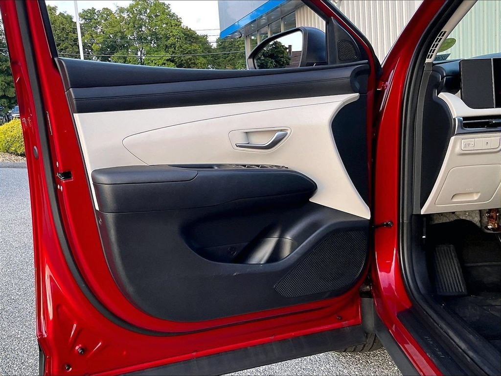 Used 2025 Hyundai Tucson SE AWD/4WD image 9