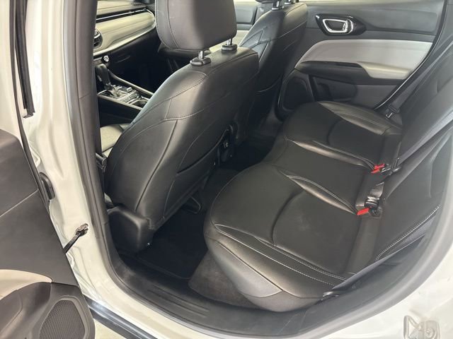 Used 2025 Jeep Compass Limited image 19