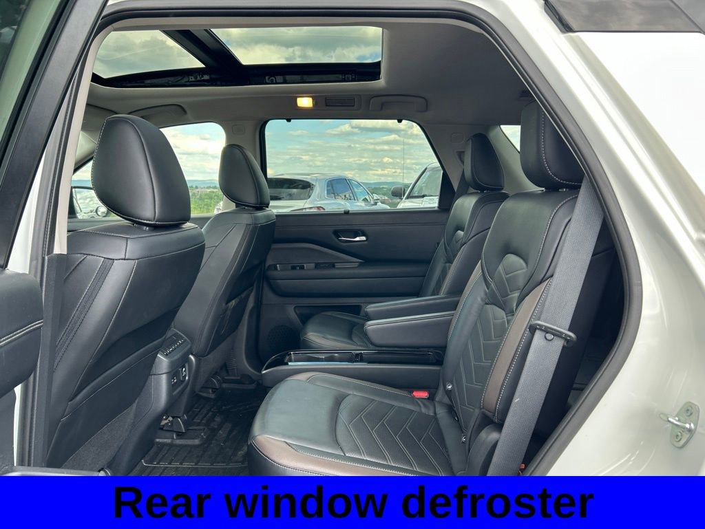 Used 2023 Nissan Pathfinder Platinum AWD/4WD image 6