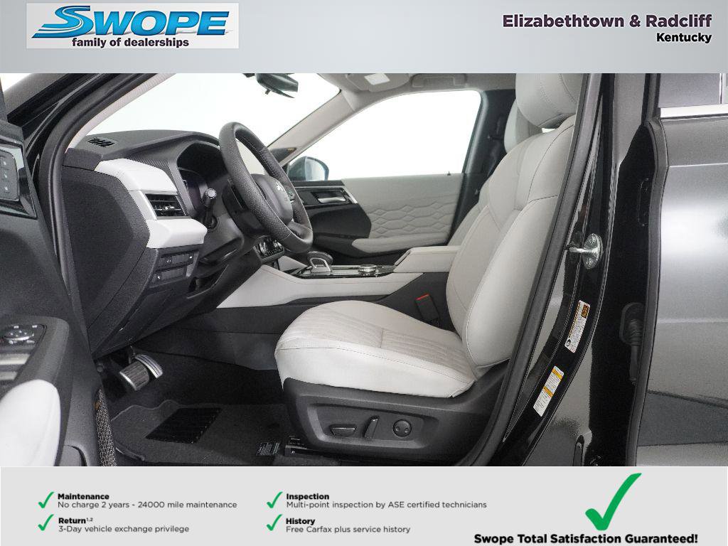 Used 2025 Mitsubishi Outlander AWD image 12
