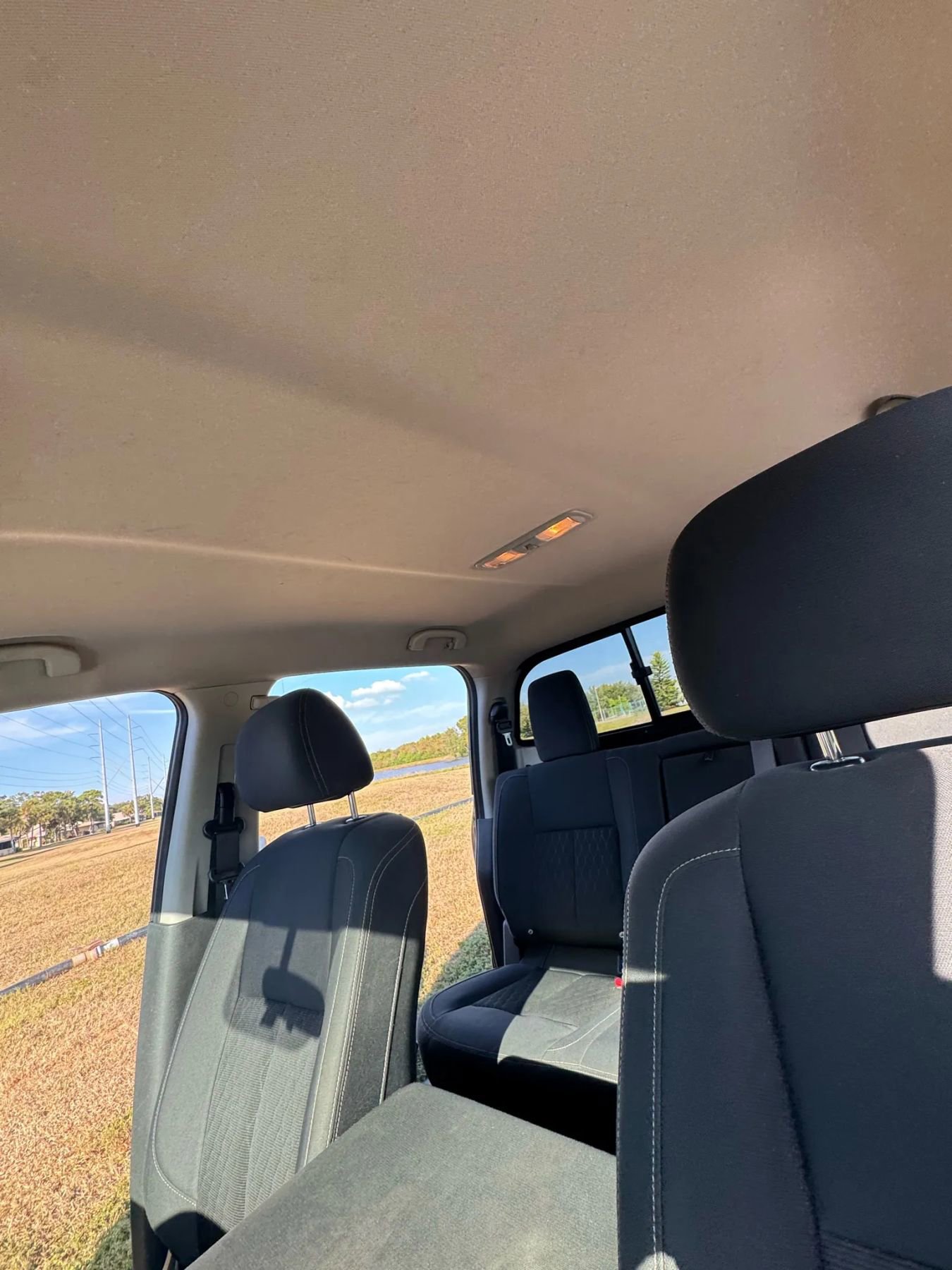 Used 2018 Nissan Titan SV image 21