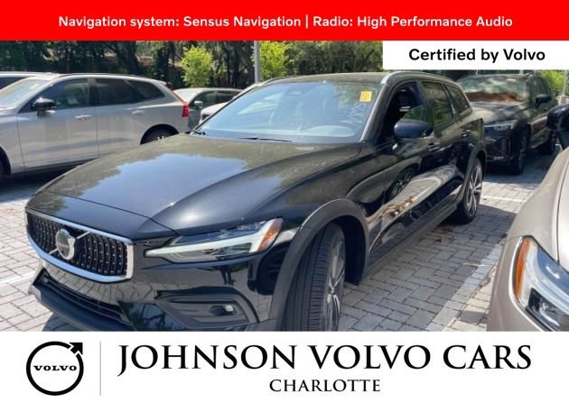 Certified 2025 Volvo V60 B5 Cross Country Plus AWD/4WD image 3