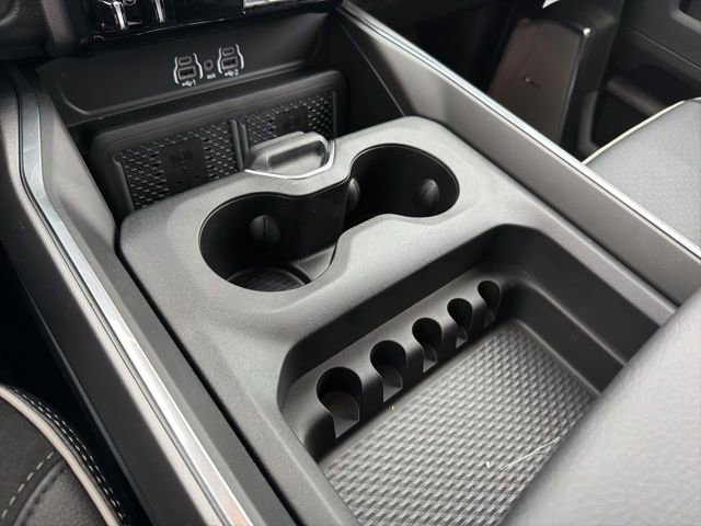 New 2026 RAM 2500 Laramie AWD/4WD image 21