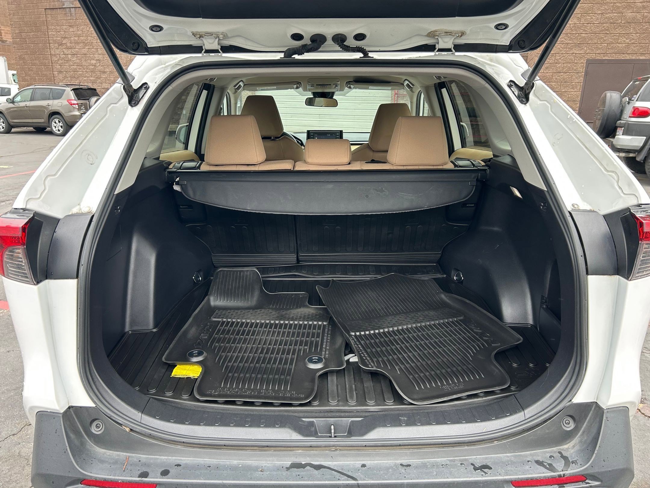 Certified 2022 Toyota RAV4 XLE AWD/4WD image 25