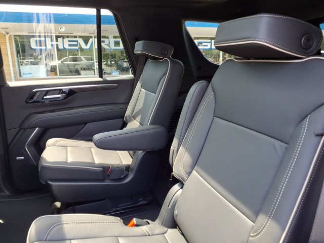 Used 2025 Chevrolet Tahoe Premier AWD/4WD image 11