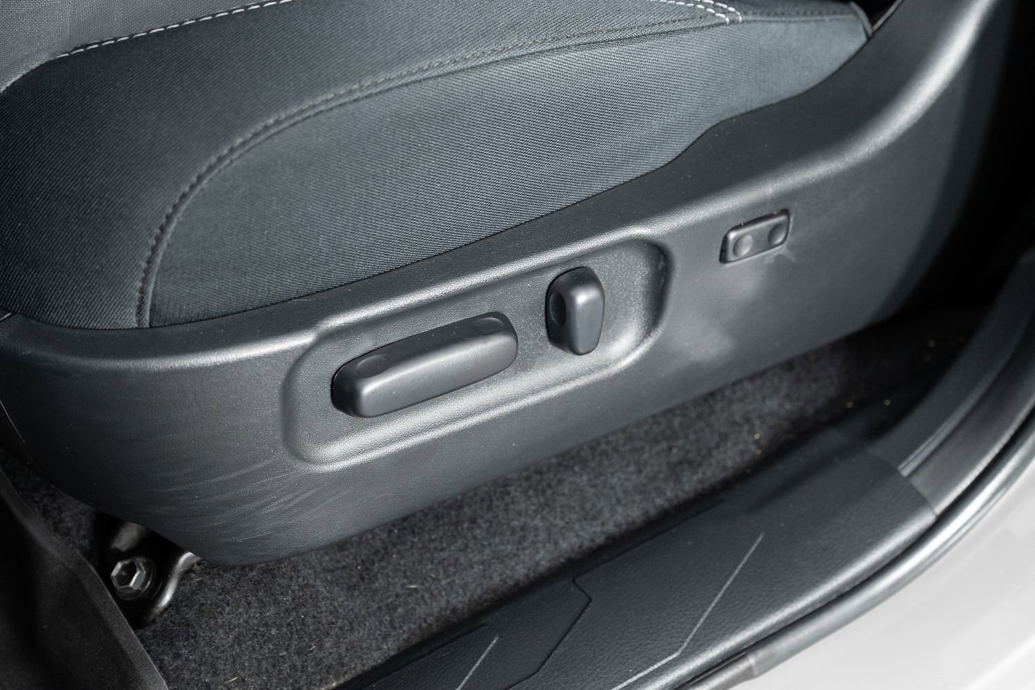 Used 2023 Toyota Tacoma TRD Off-Road image 16