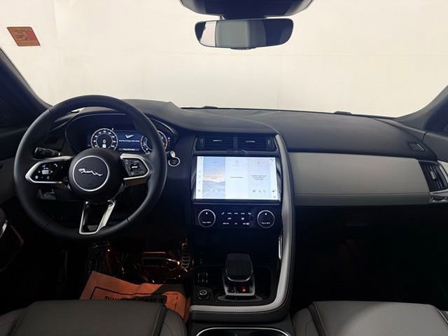 Certified 2024 Jaguar E-PACE R-Dynamic SE image 29