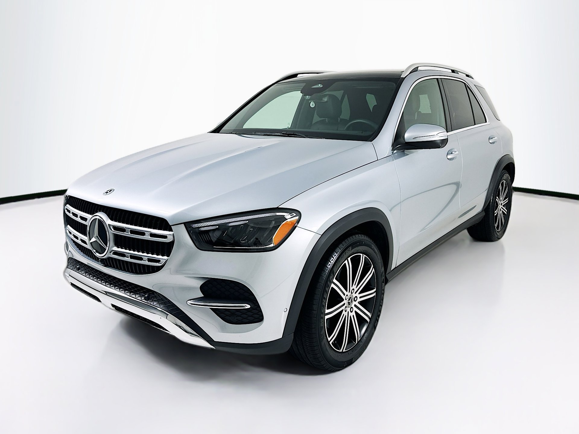 Used 2025 Mercedes-Benz GLE 350 4MATIC image 3