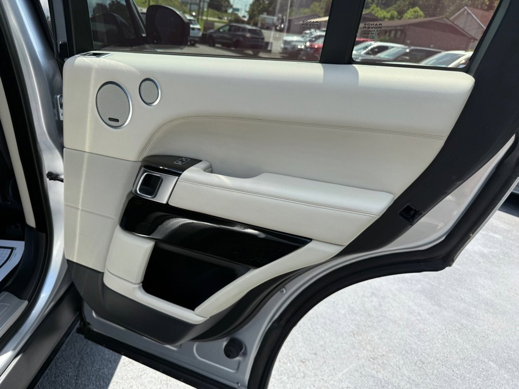 Used 2015 Land Rover Range Rover Supercharged image 62