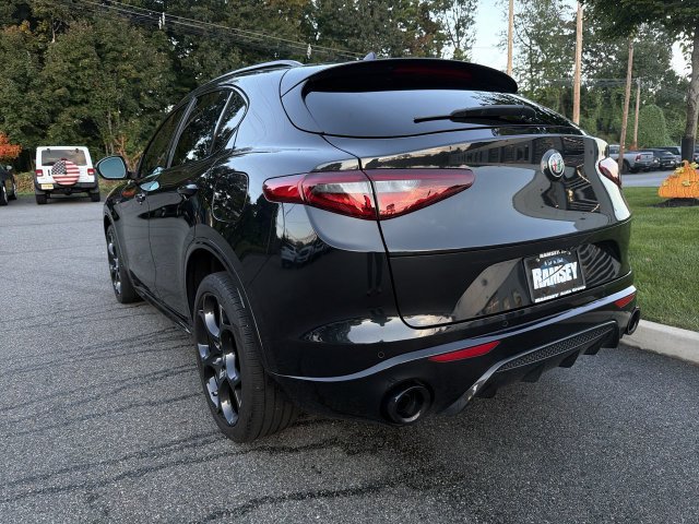 Used 2023 Alfa Romeo Stelvio Veloce AWD/4WD image 6