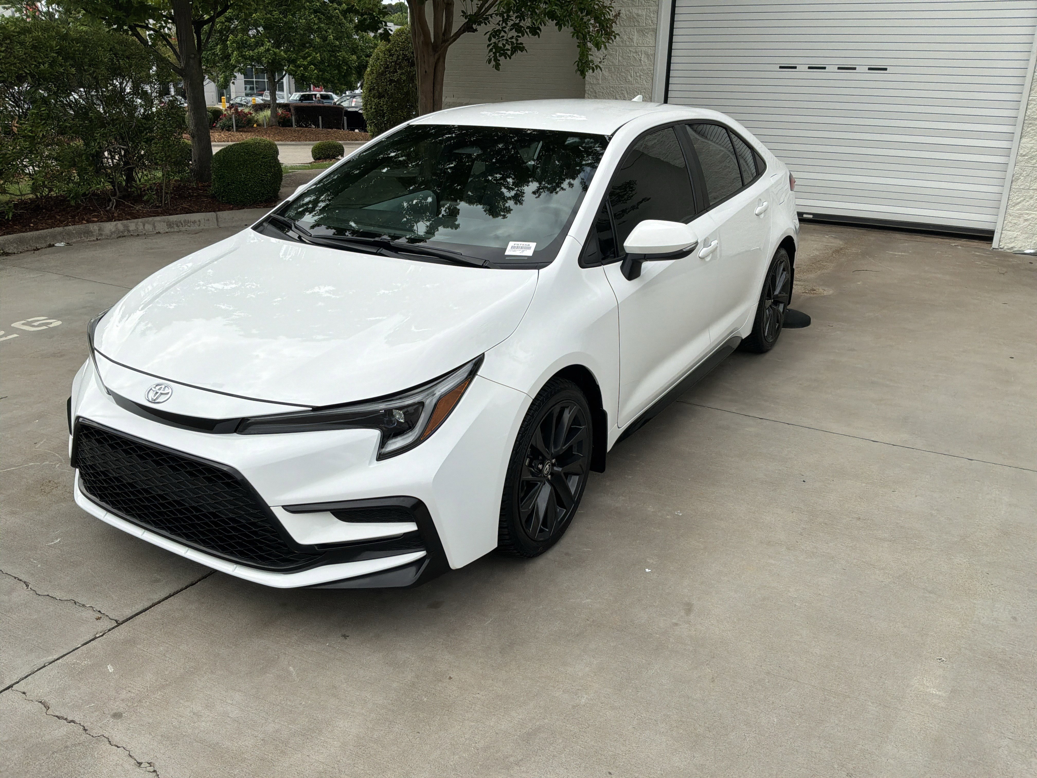 Used 2024 Toyota Corolla SE FWD image 5