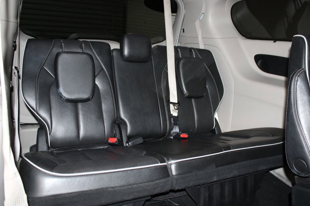 Used 2022 Chrysler Pacifica Limited image 34