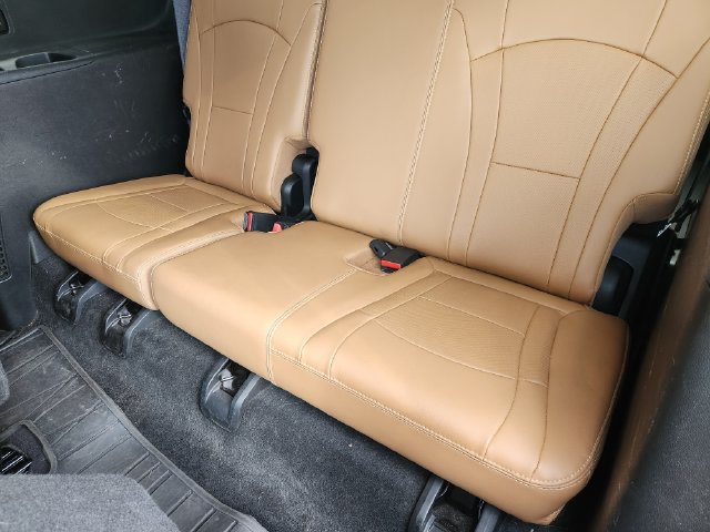 Used 2018 Buick Enclave Premium w/ Experience Buick Package FWD image 32
