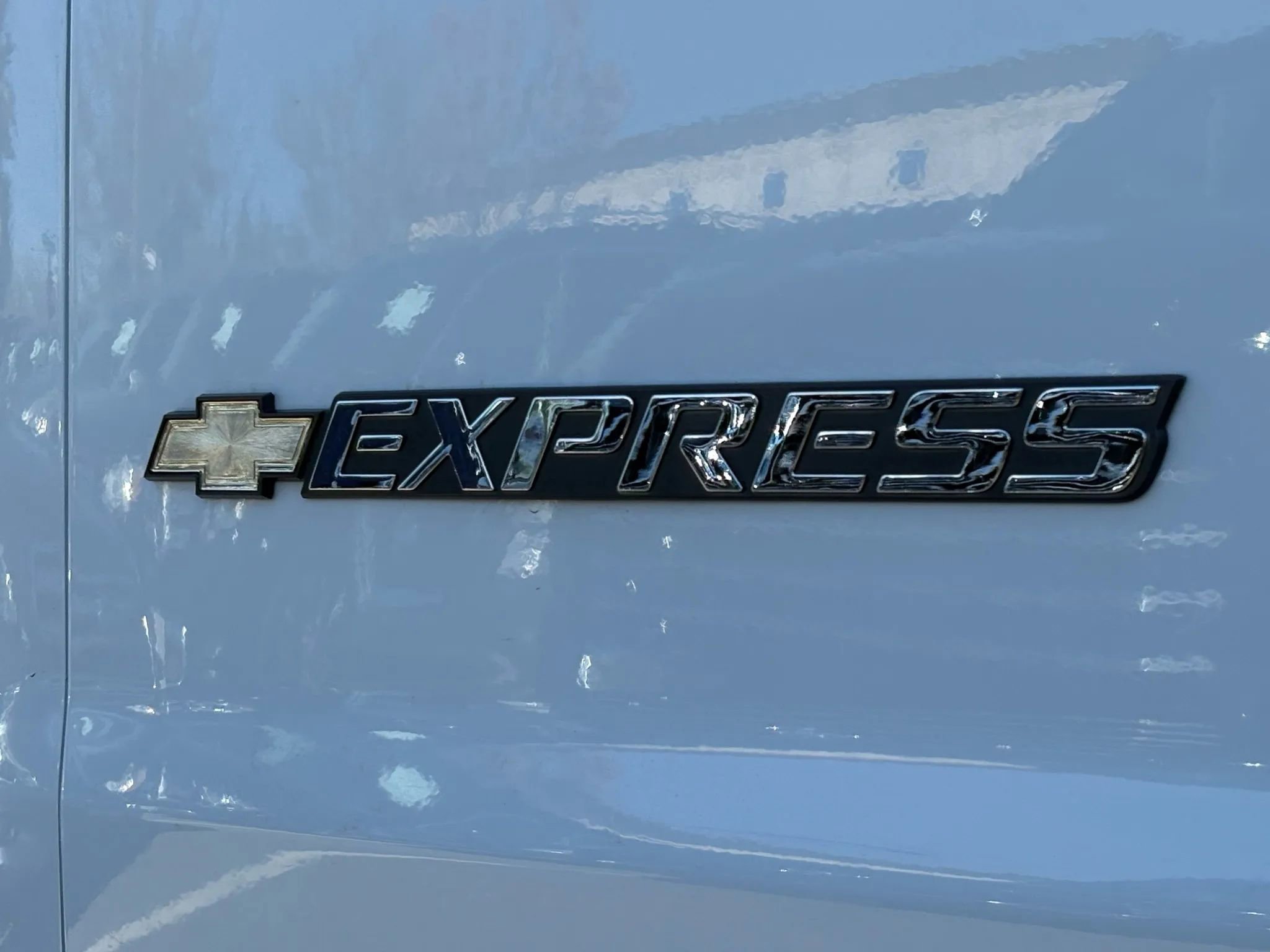 Used 2025 Chevrolet Express 2500 w/ Driver Convenience Package image 17