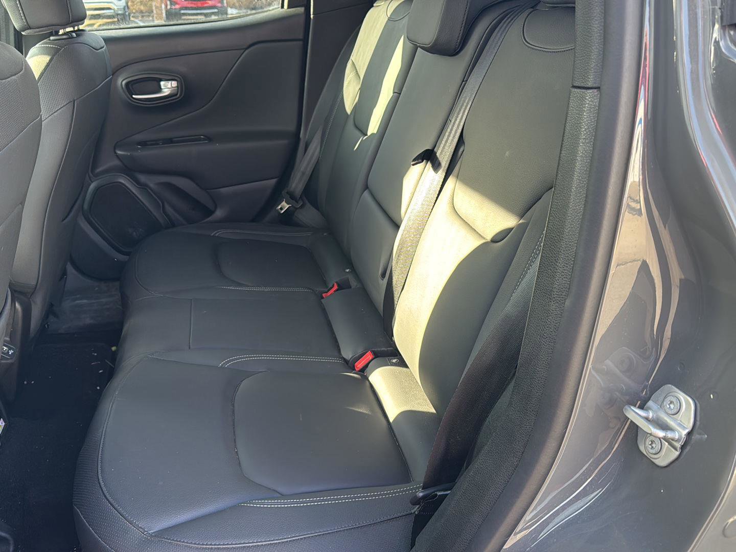 Used 2020 Jeep Renegade Limited image 11