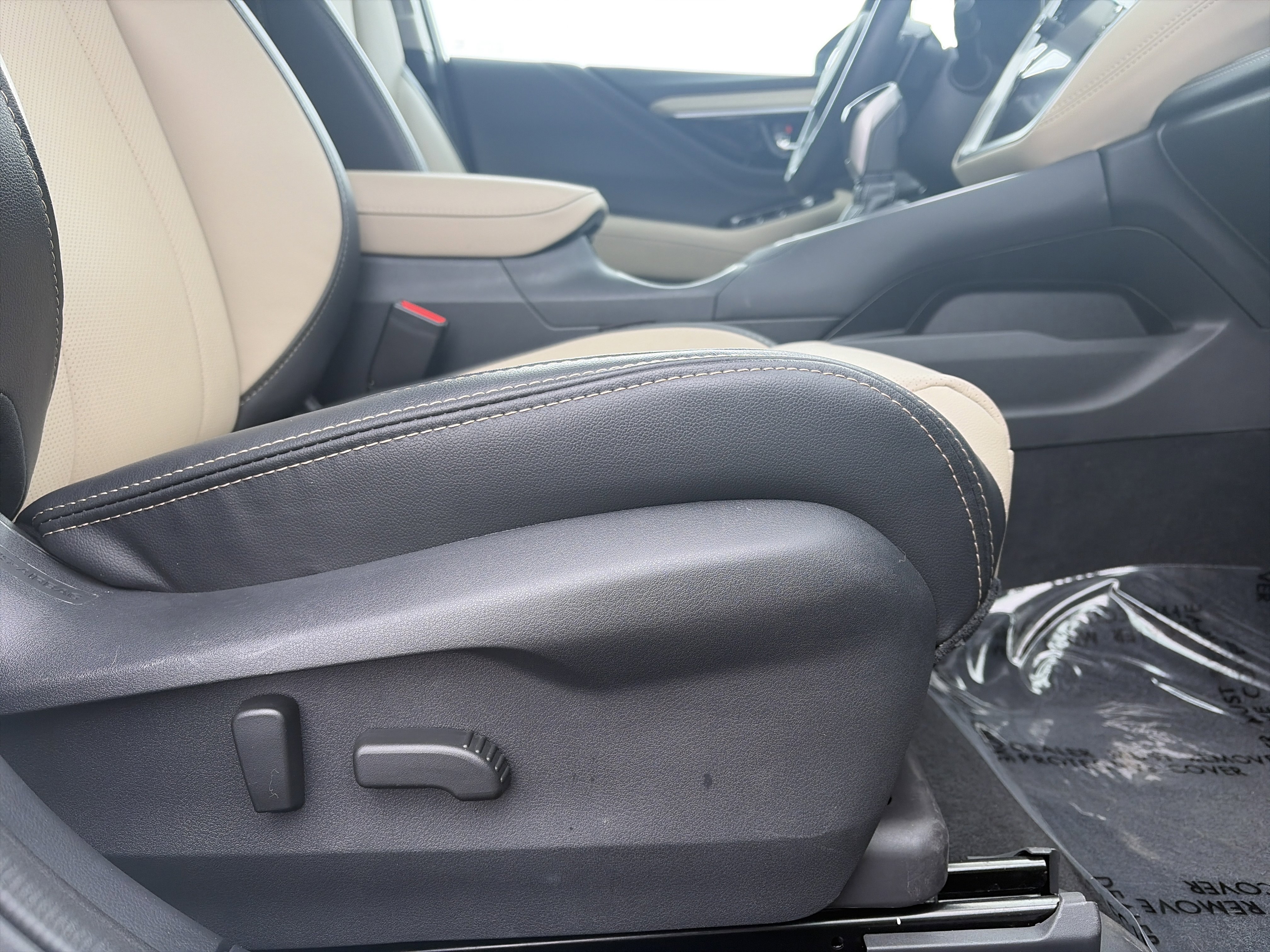 Certified 2025 Subaru Outback Limited w/ Popular Package #2 image 30