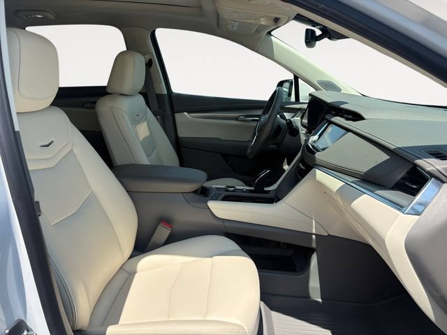 Certified 2024 Cadillac XT5 Premium Luxury w/ LPO, Floor Liner Package AWD/4WD image 15